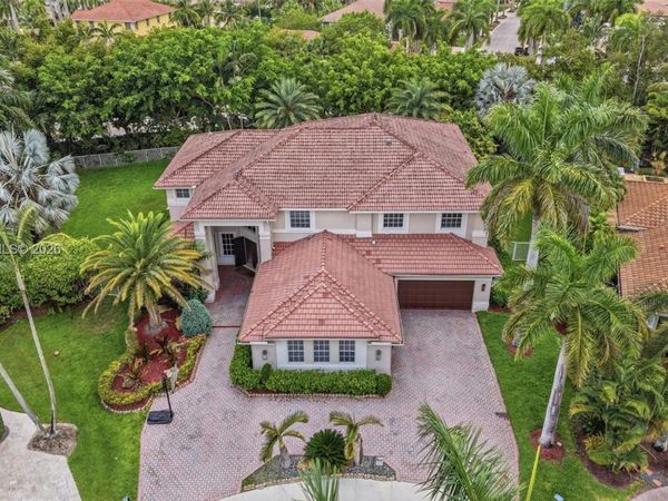 1585 Victoria Isle Way , Weston, FL 33327
