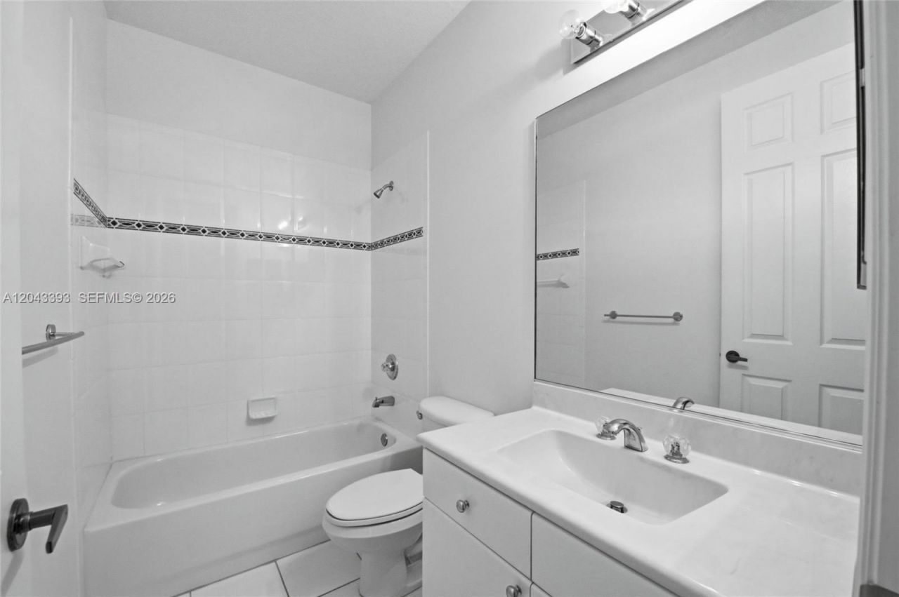 1585 Victoria Isle Way, Weston, FL 33327 Photo