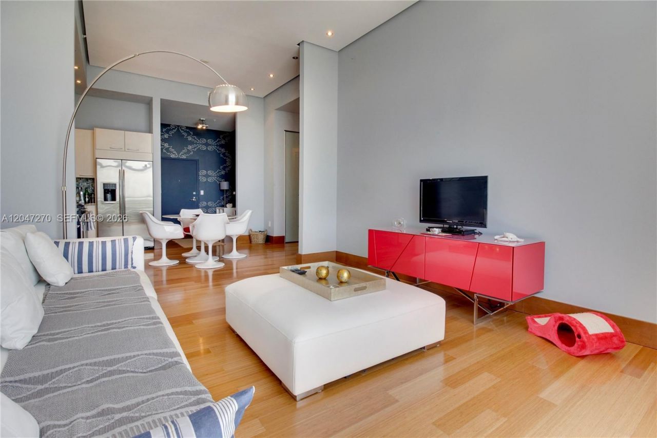 2001 Meridian Ave , Unit PH-21, Miami Beach, FL 33139 Photo