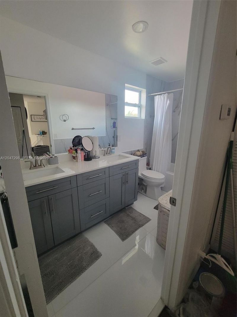 6606 Saltaire Ter, Margate, FL 33063 Photo