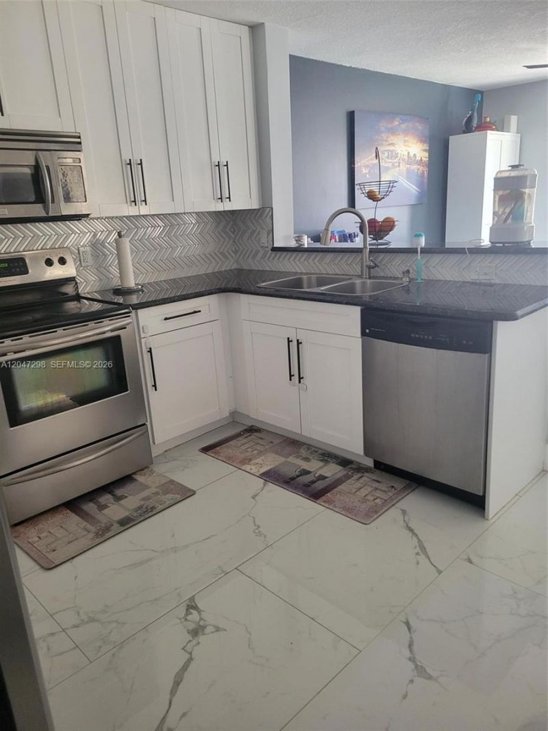 6606 Saltaire Ter, Margate, FL 33063 Photo