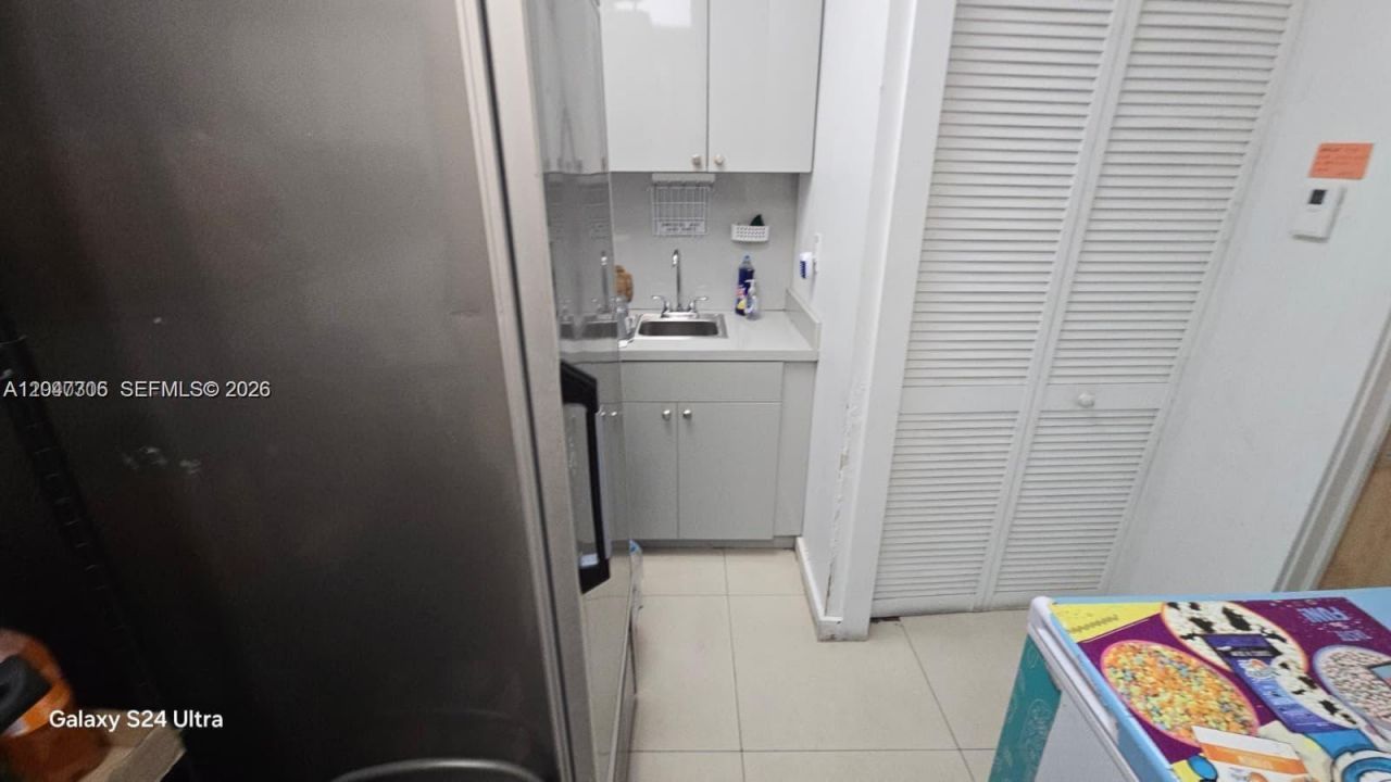 Ice Cream Shop For Sale In Miami Beach , Miami Beach, FL 33139 Photo