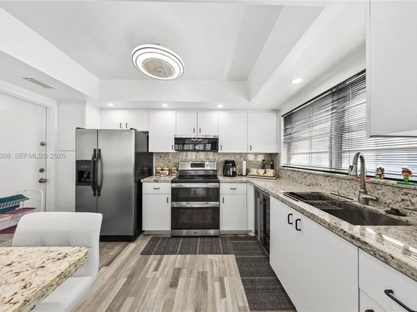 1825 S Ocean Dr, Unit 914, Hallandale Beach, FL 33009