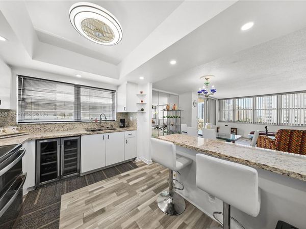 1825 S Ocean Dr, Unit 914, Hallandale Beach, FL 33009