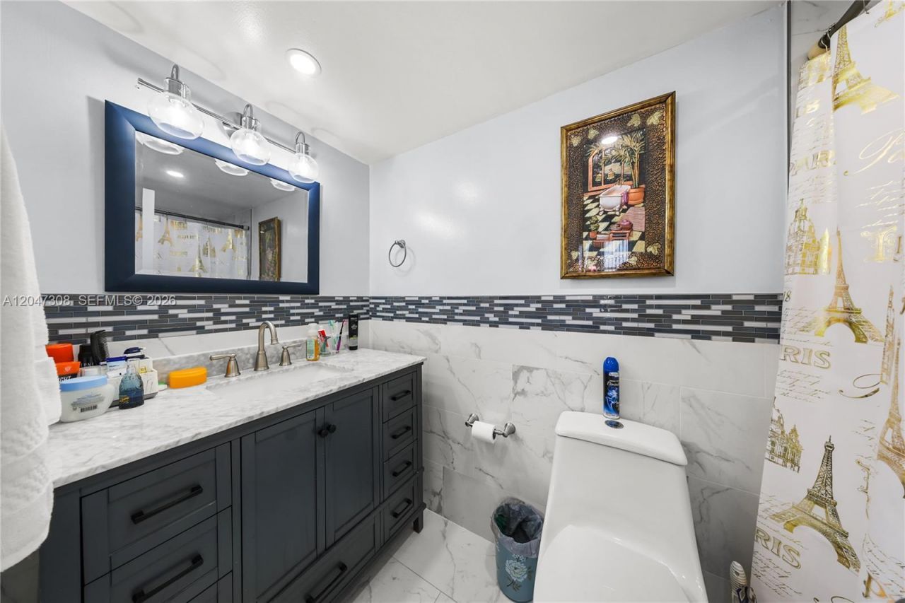 1825 S Ocean Dr, Unit 914, Hallandale Beach, FL 33009 Photo