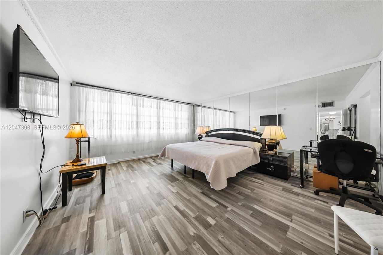 1825 S Ocean Dr, Unit 914, Hallandale Beach, FL 33009 Photo
