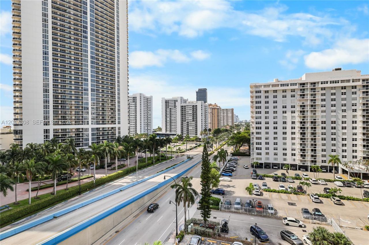 1825 S Ocean Dr, Unit 914, Hallandale Beach, FL 33009 Photo