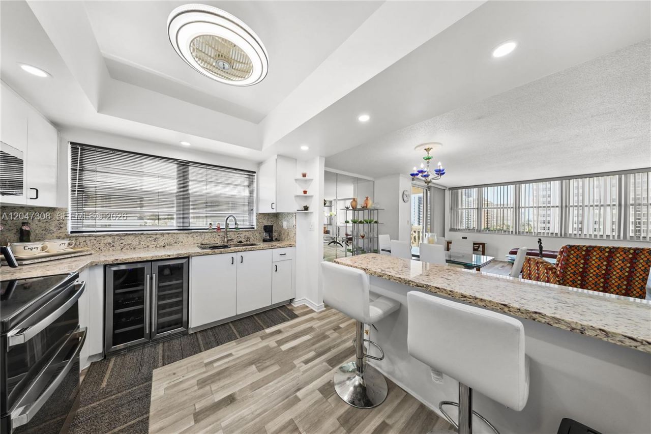 1825 S Ocean Dr , Unit 914, Hallandale Beach, FL 33009 Photo