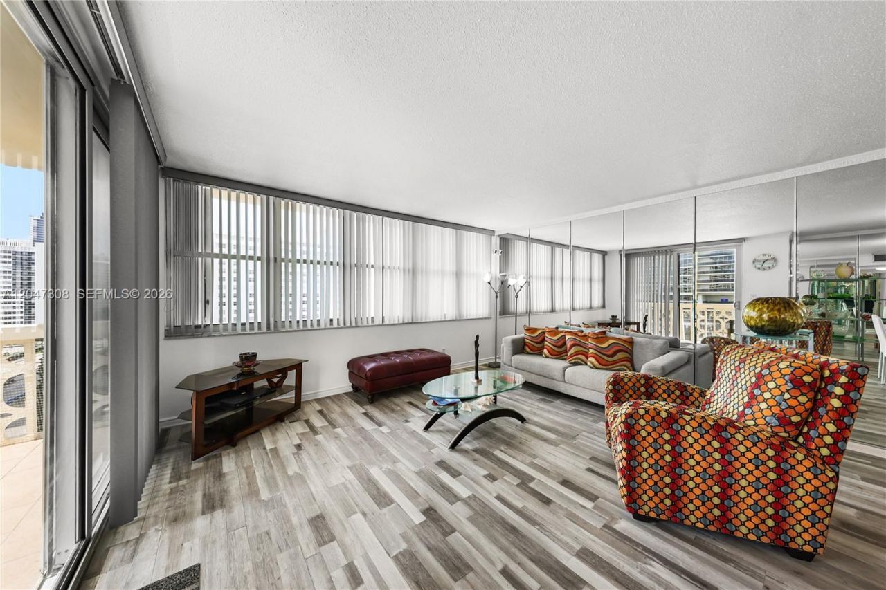 1825 S Ocean Dr, Unit 914, Hallandale Beach, FL 33009 Photo