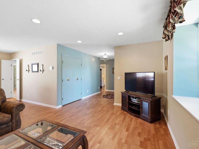 2 Boxwood Court, Springdale, OH 45246 Photo 8