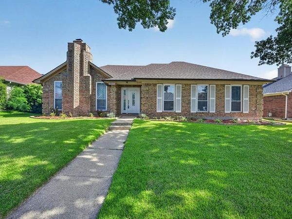 1521 Glenmore Drive, Lewisville, TX 75077