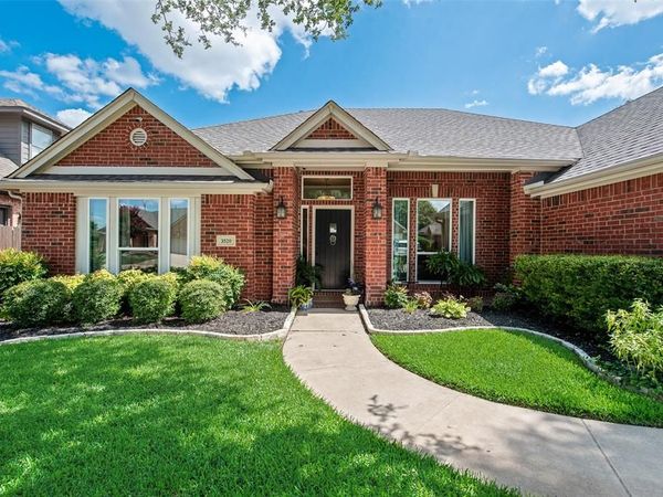 3520 Stone Creek Lane N, Fort Worth, TX 76137