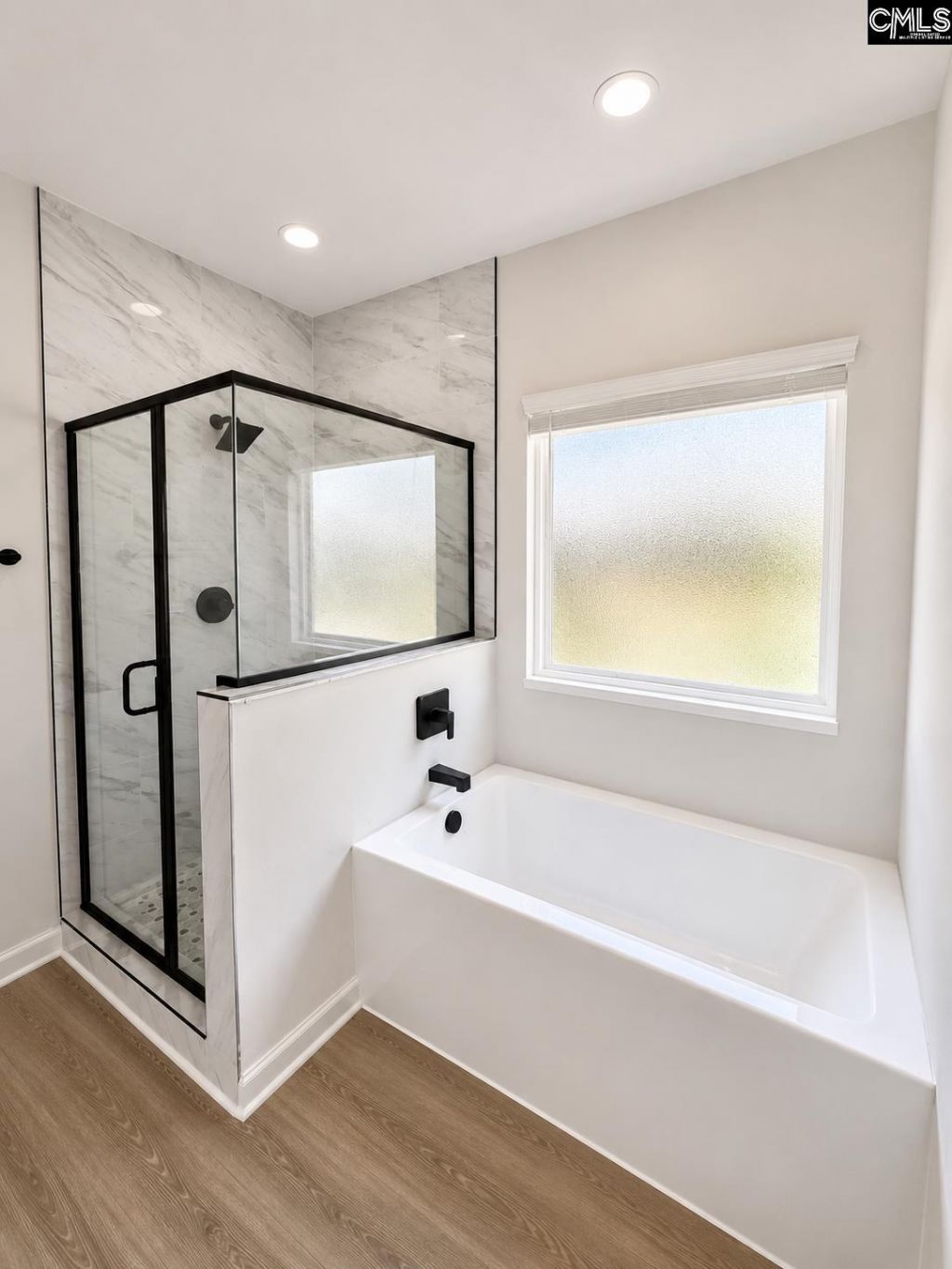 520 Romford Road Photo 10