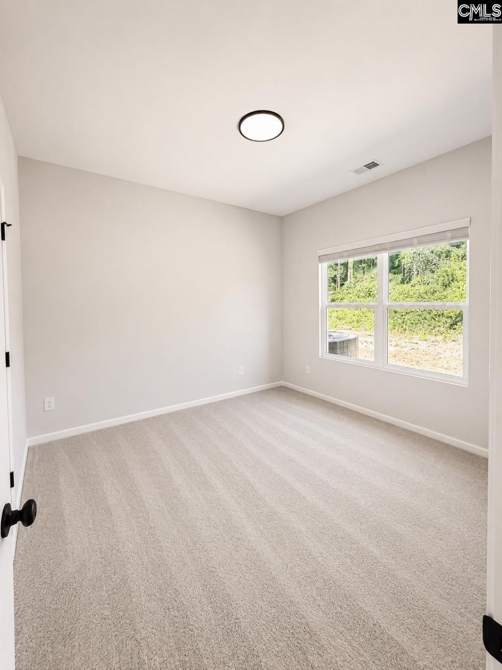 520 Romford Road Photo 7