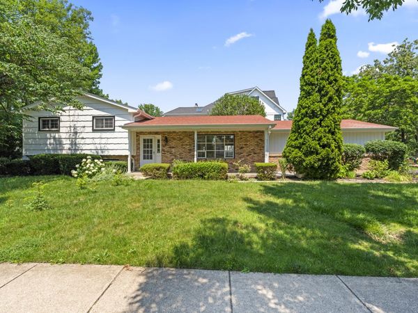 5654 S Washington Street, Hinsdale, IL 60521