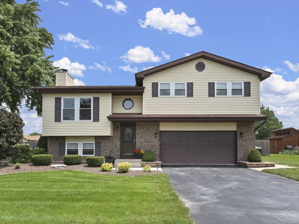 19715 S Skye Drive , Frankfort, IL 60423