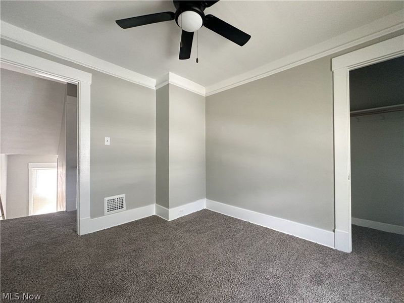 221 E 2nd Street, Girard, OH 44420 Photo 16