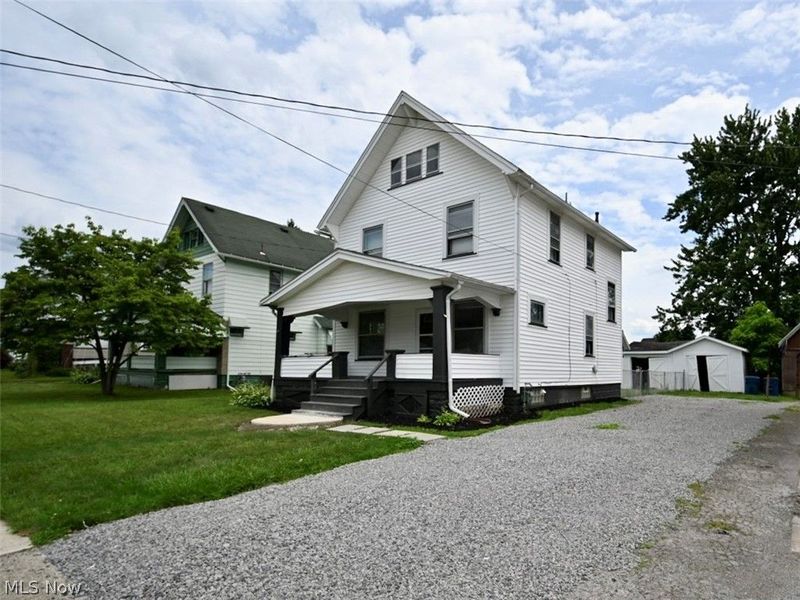 221 E 2nd Street, Girard, OH 44420 Photo 2
