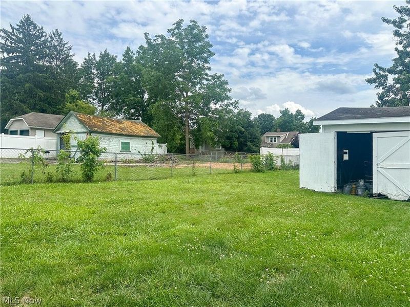 221 E 2nd Street, Girard, OH 44420 Photo 22