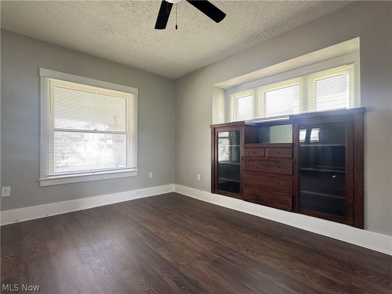 221 E 2nd Street, Girard, OH 44420 Photo 8
