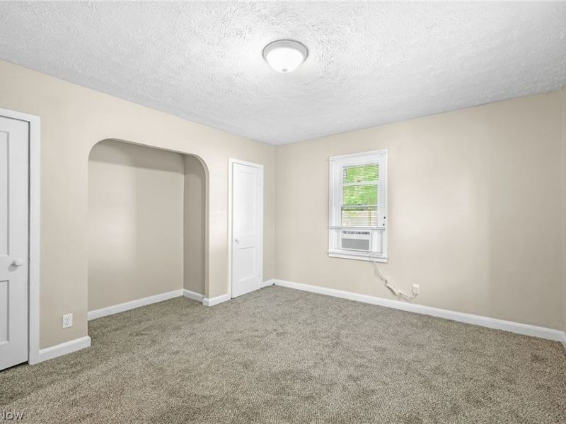 640 Seiberling Street, Akron, OH 44306 Photo 13