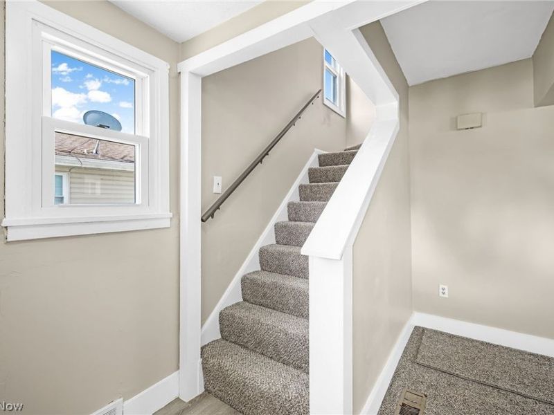 640 Seiberling Street, Akron, OH 44306 Photo 7