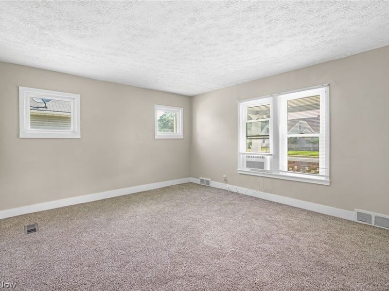640 Seiberling Street, Akron, OH 44306 Photo 9