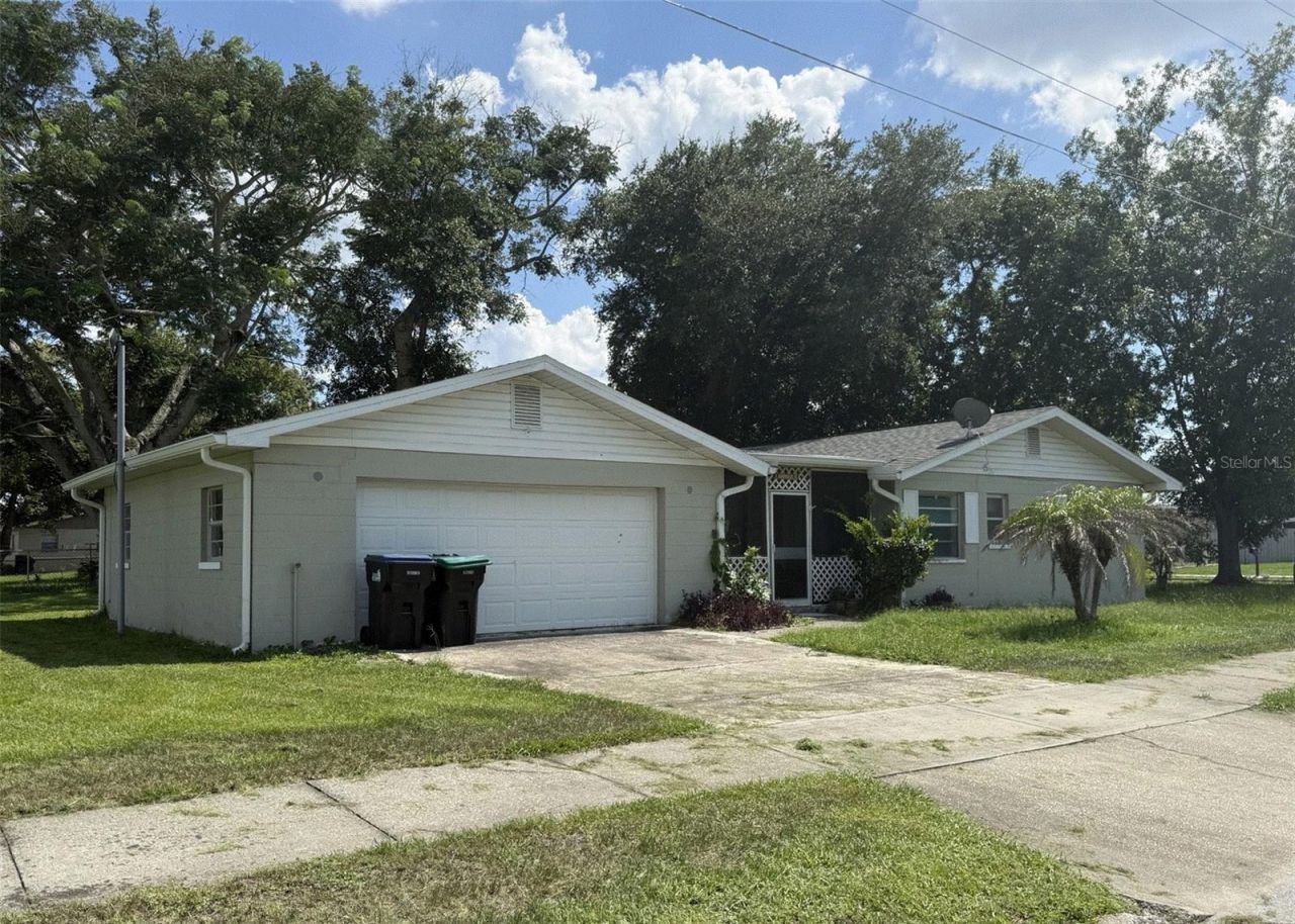 1927 Diamond Drive , Orlando, FL 32807 Main Photo