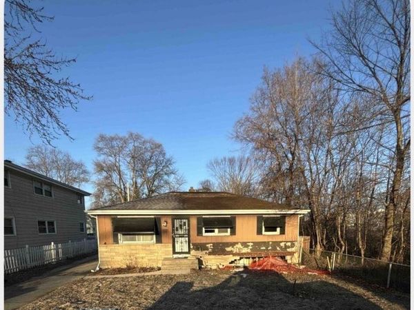 5371 N 61st STREET, Milwaukee, WI 53218