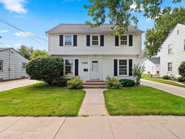 1727 N CLARK STREET, Appleton, WI 54911