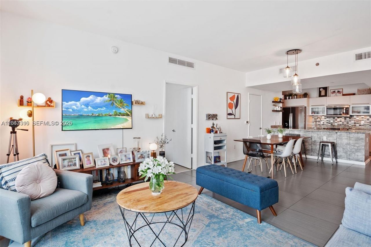 951 Brickell Ave, Unit 3207, Miami, FL 33131 Photo