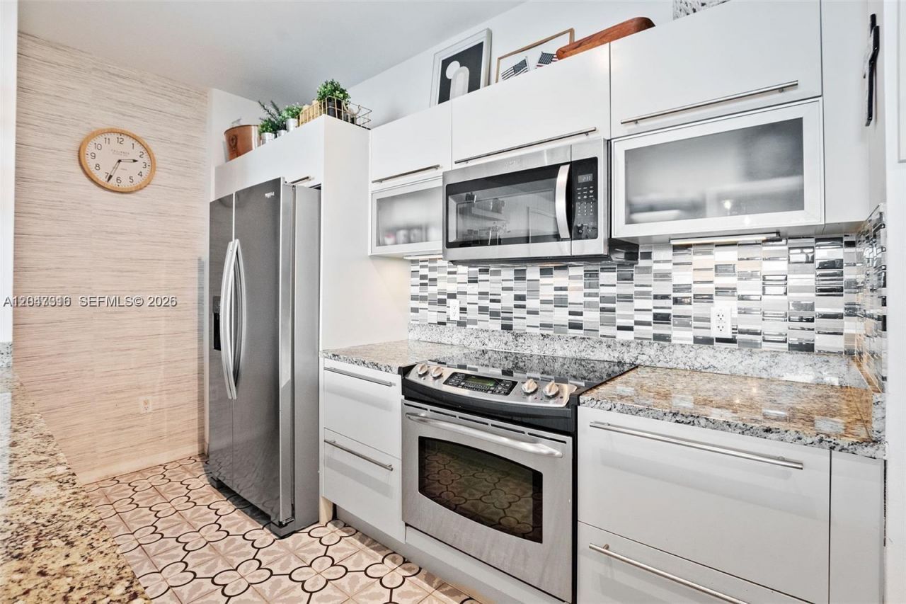 951 Brickell Ave, Unit 3207, Miami, FL 33131 Photo