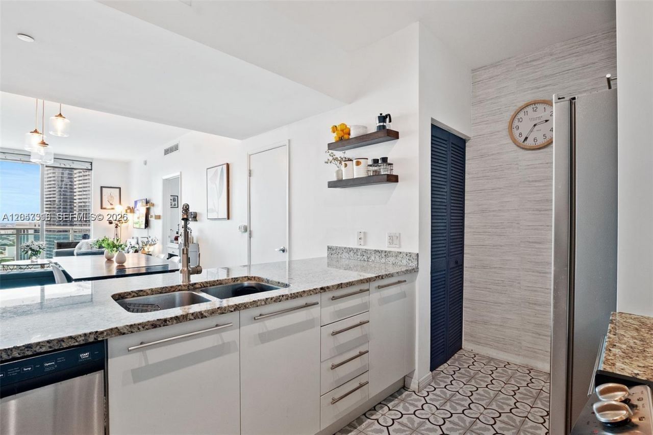 951 Brickell Ave, Unit 3207, Miami, FL 33131 Photo