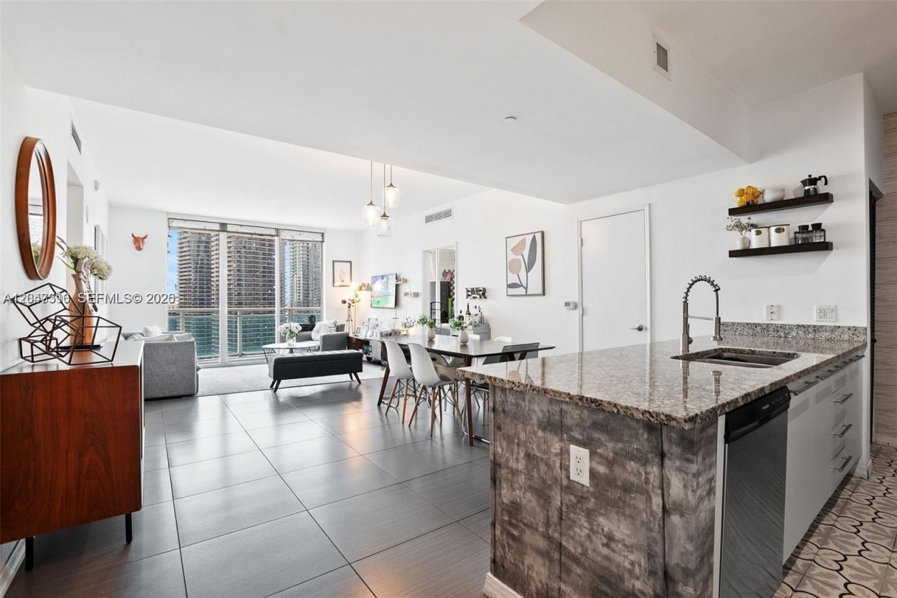 951 Brickell Ave, Unit 3207, Miami, FL 33131 Photo