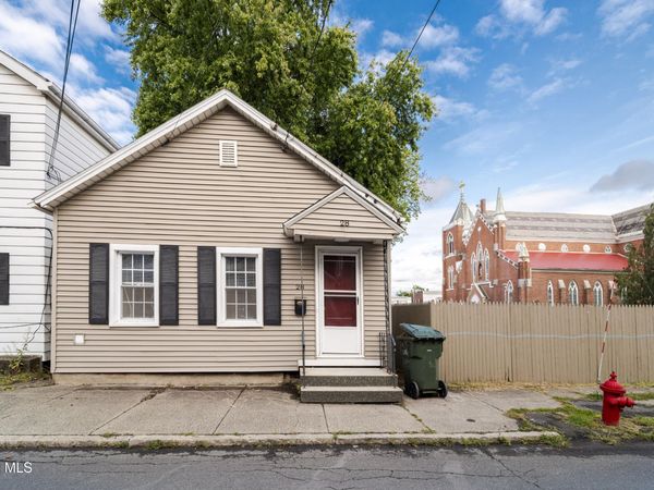 28 Lancaster Street, Cohoes, NY 12047
