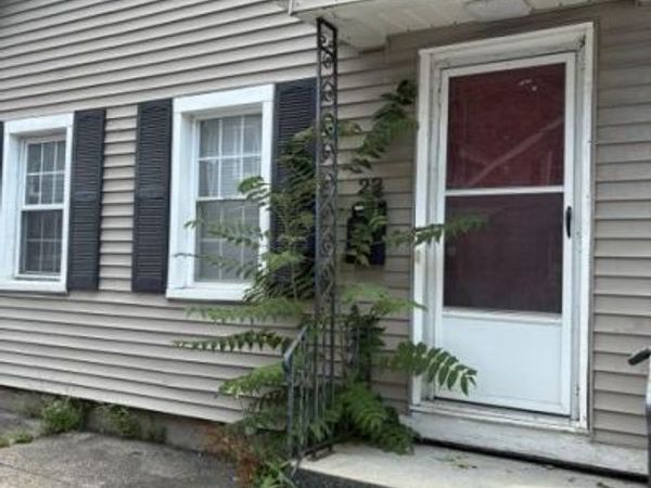 28 Lancaster Street, Cohoes, NY 12047