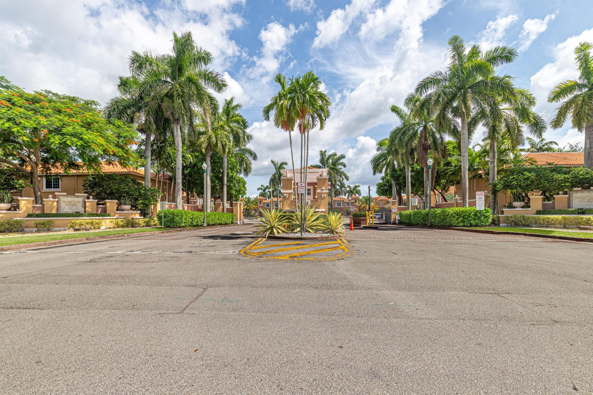 765 SW 107th Avenue, Unit 2303, Pembroke Pines, FL 33025 Photo