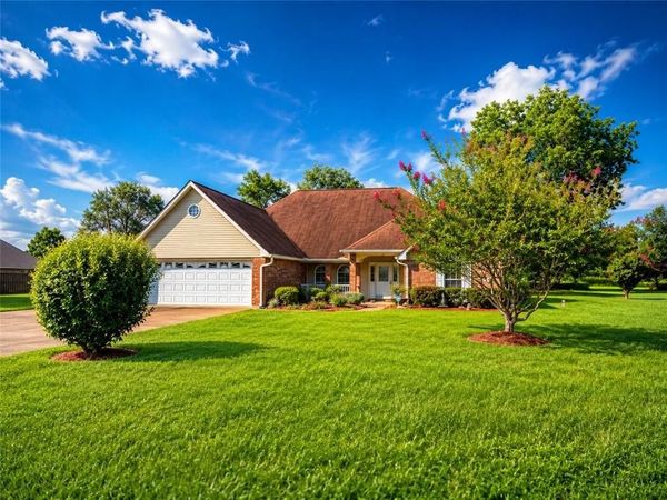 126 LANCELOT Drive, Mansura, LA 71350