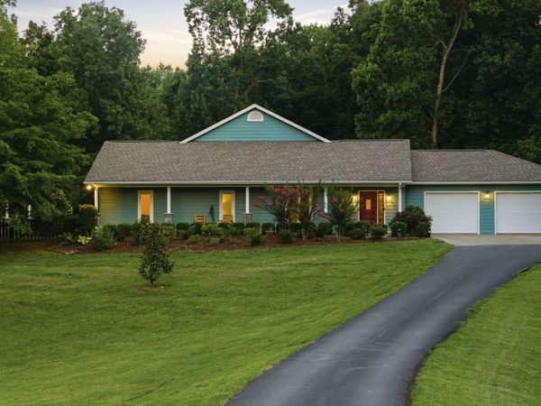 1766 Hunts Ln, Bowling Green, KY 42103