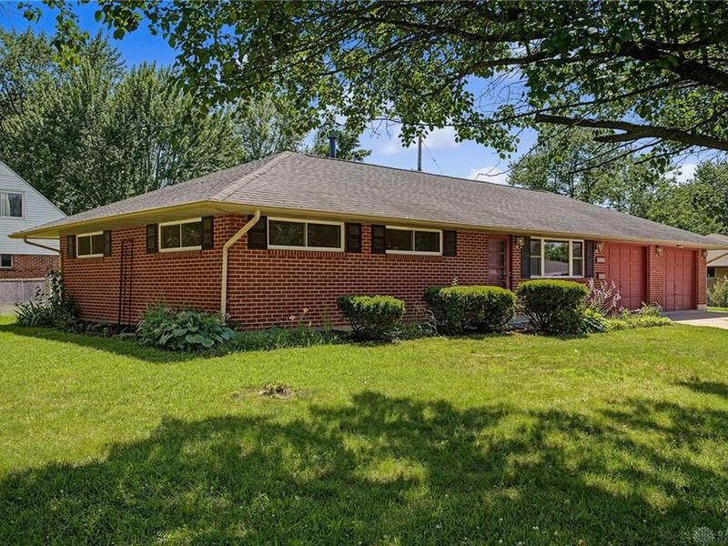 5580 Barnard Drive, Huber Heights, OH 45424 Photo 2