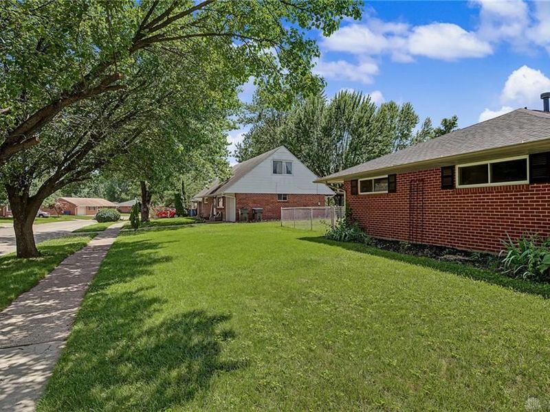 5580 Barnard Drive, Huber Heights, OH 45424 Photo 4
