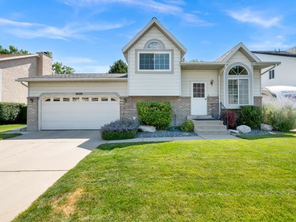 8029 S ANGEL ST E, Sandy, UT 84070