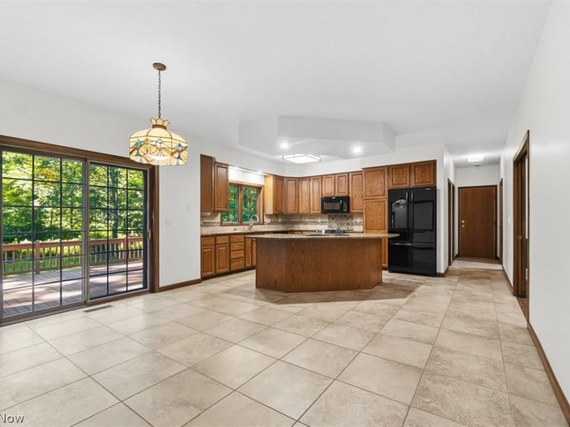 8215 Whispering Pines Drive, Novelty, OH 44072 Photo 10