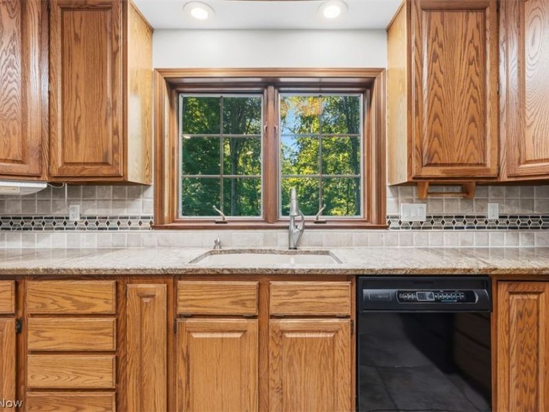 8215 Whispering Pines Drive, Novelty, OH 44072 Photo 11