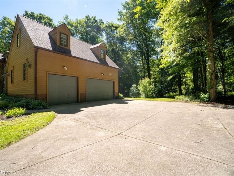8215 Whispering Pines Drive, Novelty, OH 44072 Photo 33