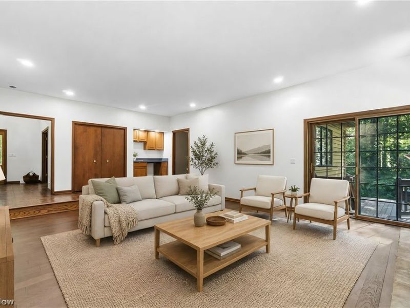 8215 Whispering Pines Drive, Novelty, OH 44072 Photo 7