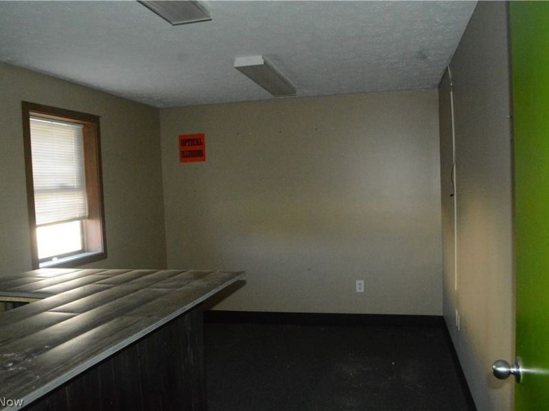 1760 Root Road, Lorain, OH 44052 Photo 4