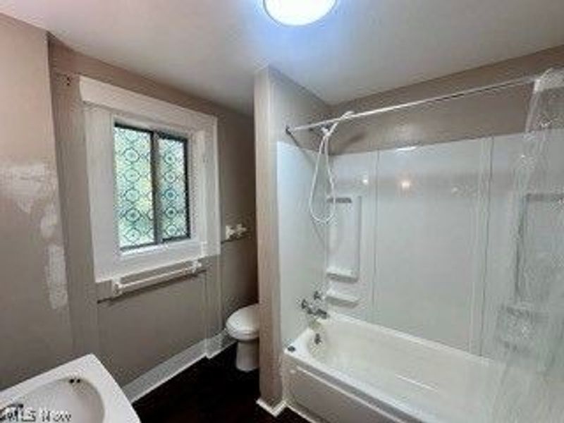 700 Noble Avenue, Akron, OH 44320 Photo 9
