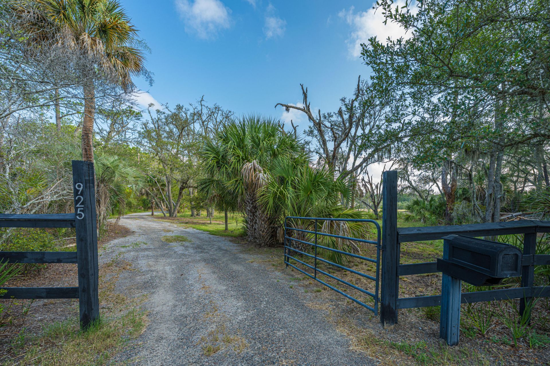 925 Edding Creek Drive Photo 17