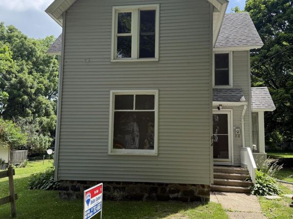 814 N Clinton Street, Albion, MI 49224